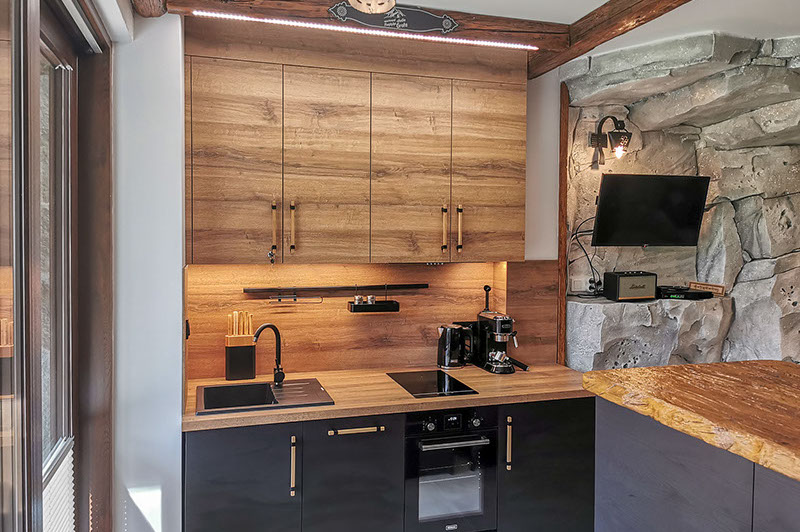 Apartament Pienińska Grota z basenem - położony jest w parku krajobrazowy 200m do wyciągu u podnóża najwyższej góry w Pieninach Wysokiej.