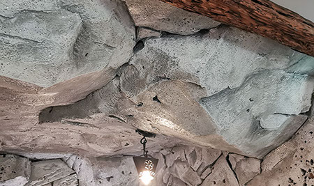 Salon Apartamentu Pienińska Grota - położony jest w parku krajobrazowy 200m do wyciągu u podnóża najwyższej góry w Pieninach Wysokiej.