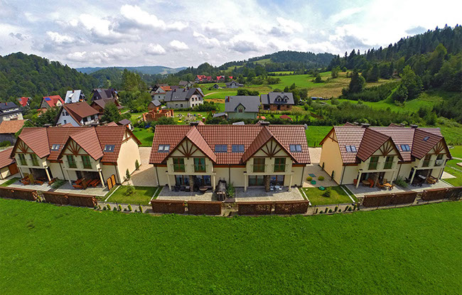 Widok na kompleks gdzie znajduje się Apartament na Szczycie