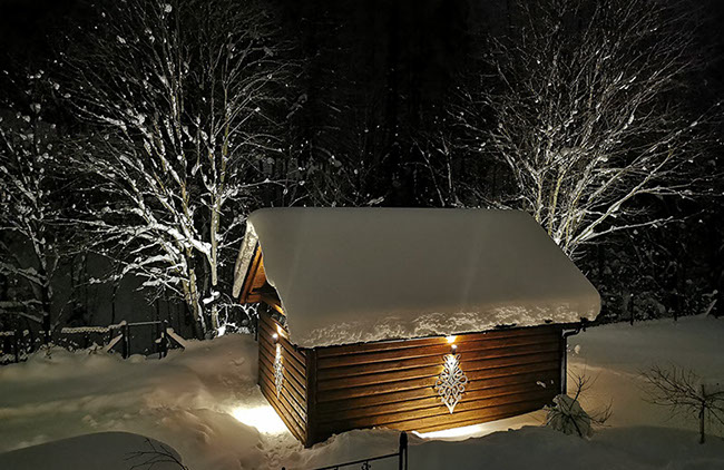 Apartament Pienińska Grota z basenem - położony jest w parku krajobrazowy 200m do wyciągu u podnóża najwyższej góry w Pieninach Wysokiej.