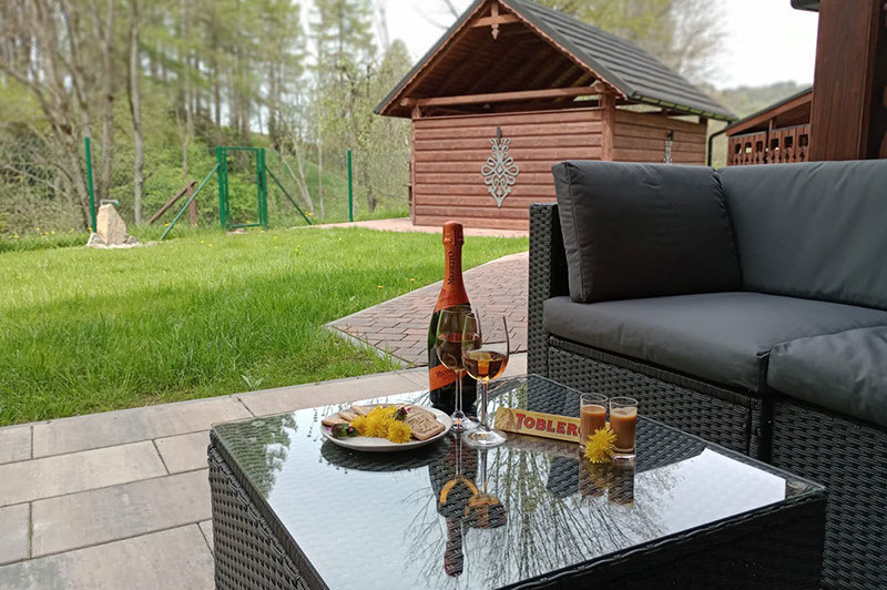 Apartament w Jaworkach - położony jest w parku krajobrazowy 200m do wyciągu u podnóża najwyższej góry w Pieninach Wysokiej.